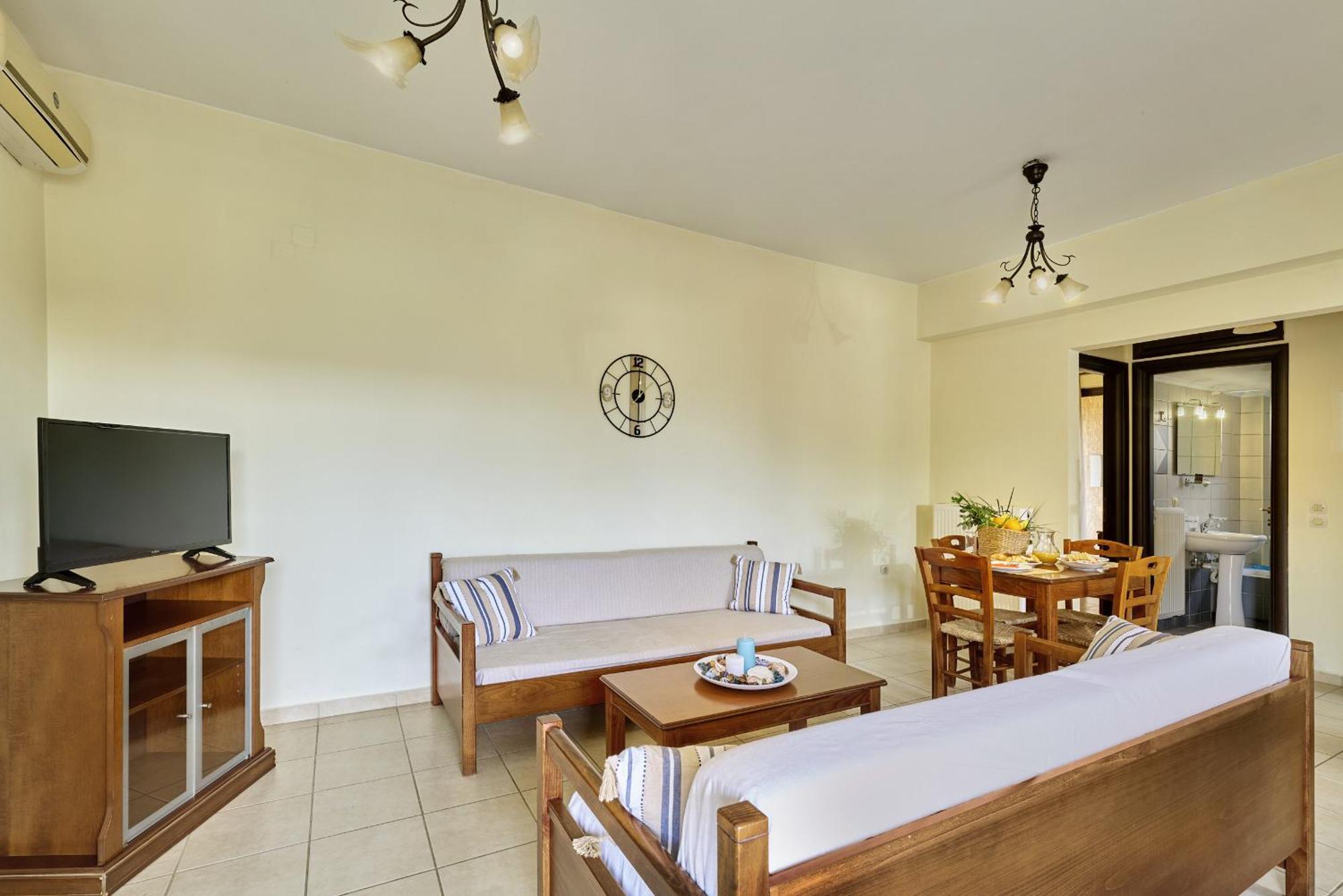 Villa Gereoudis Seaview Apartments-Pool & Bar Kolymbari Exterior photo