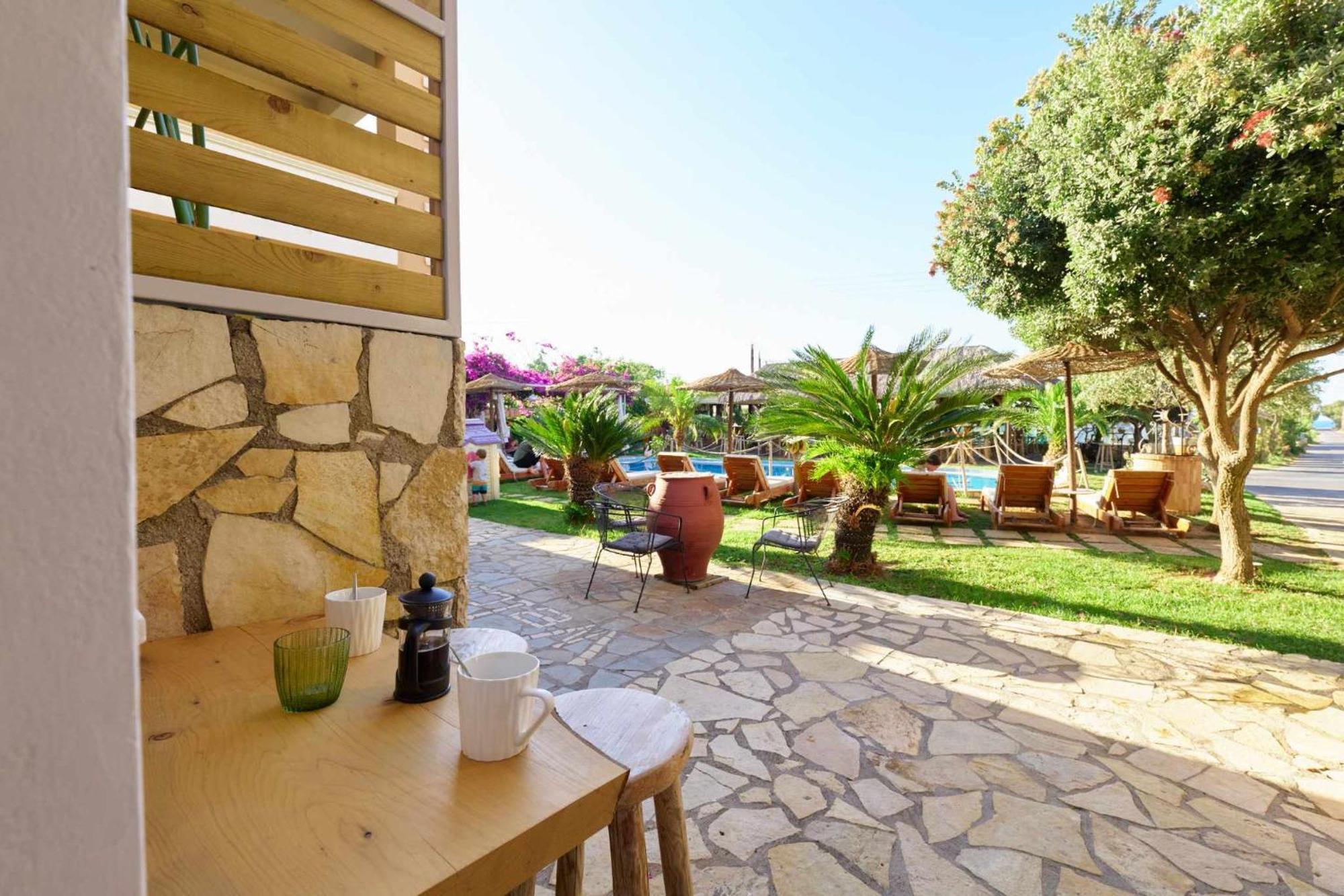 Villa Gereoudis Seaview Apartments-Pool & Bar Kolymbari Exterior photo