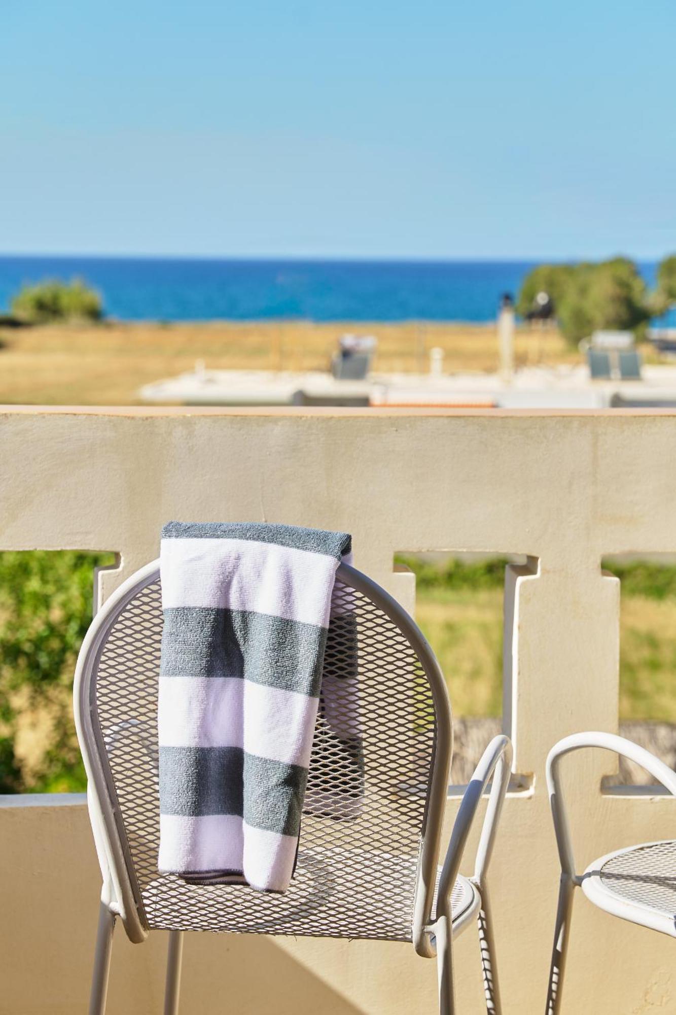 Villa Gereoudis Seaview Apartments-Pool & Bar Kolymbari Exterior photo