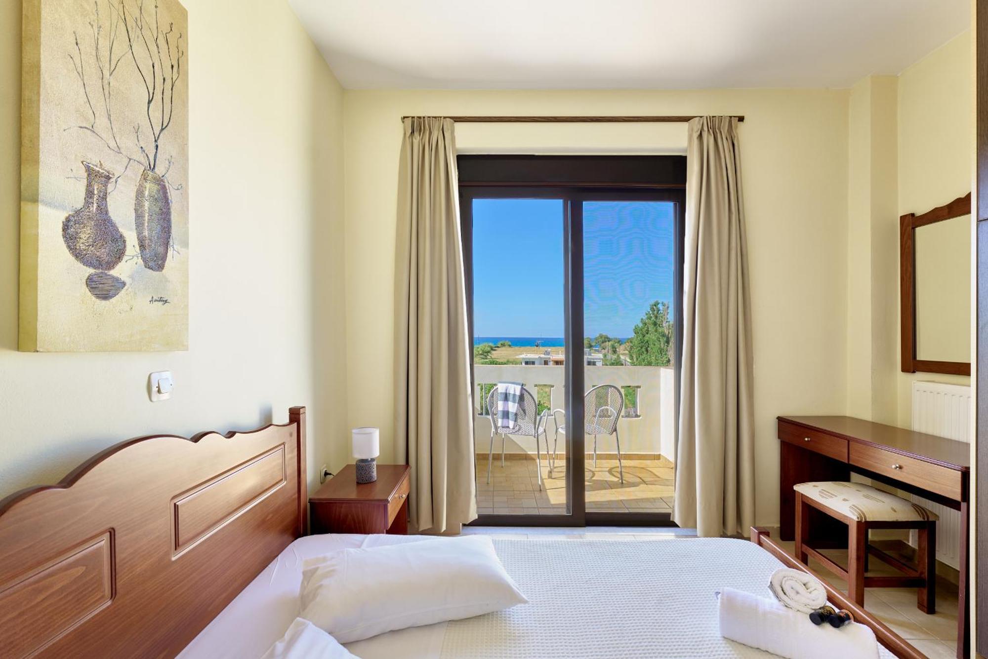 Villa Gereoudis Seaview Apartments-Pool & Bar Kolymbari Exterior photo