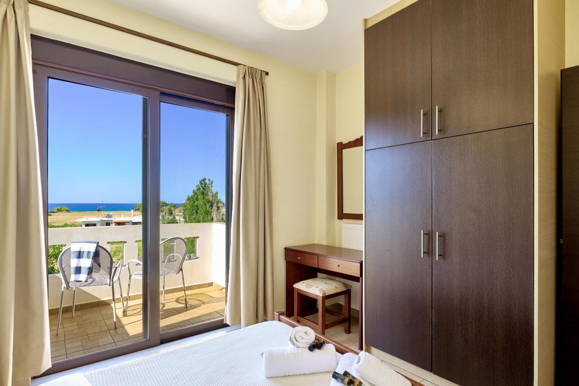 Villa Gereoudis Seaview Apartments-Pool & Bar Kolymbari Exterior photo